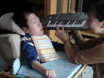 ファイル名: 20110506-1.jpg
ファイルサイズ: 16.4KB 音楽は好きなので