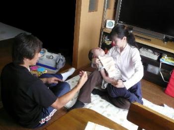ファイル名: 20110517-1.jpg
ファイルサイズ: 15.9KB 担任の先生と動作の学習の先生二人の訪問