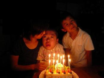 ファイル名: 20110518-2.jpg
ファイルサイズ: 9.3KB 「11歳の誕生日おめでとう!」