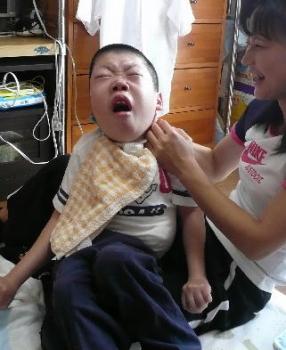 ファイル名: 20110520-1.jpg
ファイルサイズ: 18.7KB その表情が面白い