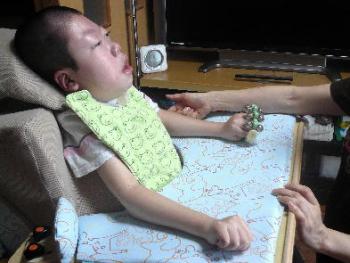 ファイル名: 20110920-1.jpg
ファイルサイズ: 17.7KB 鈴をシャンシャン鳴らして