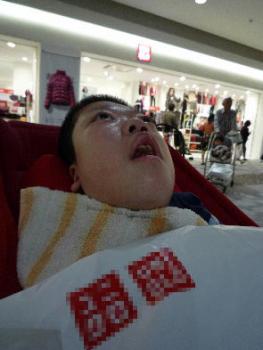 ファイル名: 20111015-1.jpg
ファイルサイズ: 14.3KB イ○ンの中のUNI●LOへ買い物に行った