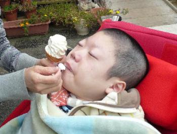 ファイル名: 20111110-2.jpg
ファイルサイズ: 19.1KB 創太も上手に食べてくれた