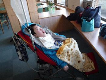 ファイル名: 20120204-2.jpg
ファイルサイズ: 17.9KB 定期検診後の病棟DayRoomにて