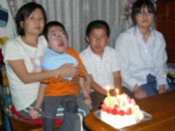 12歳の誕生日を家族皆でお祝いした