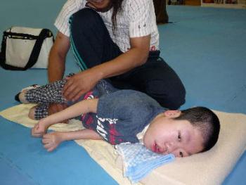 ファイル名: 20120801-1.jpg
ファイルサイズ: 14.9KB 両手に力を入れて踏ん張って・・・