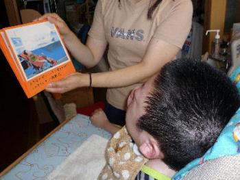 ファイル名: 20121009-2.jpg
ファイルサイズ: 18.4KB 修学旅行の写真を見ながら楽しかった事を思い出していた