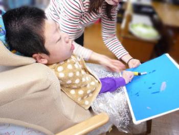ファイル名: 20121018-1.jpg
ファイルサイズ: 17.2KB 指筆を使って波を表現した