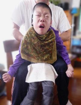 ファイル名: 20121102-1.jpg
ファイルサイズ: 15KB どんな姿勢になっても一生懸命なのが分かるよ
