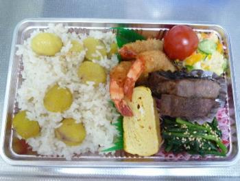 お友だちのお弁当　彩りもまあまあかな