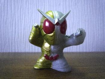 ファイル名: 20121125-1.jpg
ファイルサイズ: 14.2KB 「仮面ライダー君、いったい君はどこに行ってたんだい!」