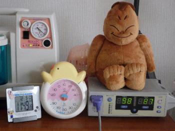 ファイル名: 20121209-2.jpg
ファイルサイズ: 15.3KB Spo2も心拍も落ち着いてきたけど、痰が硬くて吸引してもなかなか引けず・・・