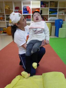 ファイル名: 20130116-1.jpg
ファイルサイズ: 15.6KB 抱き上げてもらった姿勢も、それぞれに頑張っていた。