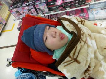 ファイル名: 20130105-1.jpg
ファイルサイズ: 86.4KB
→クリックで元のサイズを表示 みんなでヨーカドーへ行った