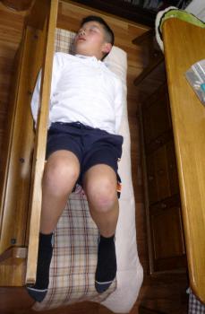 ファイル名: 20130312-1.jpg
ファイルサイズ: 61.6KB
→クリックで元のサイズを表示 疲れるほど学校で何をしてきたのかな~