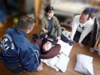ファイル名: 20130411-2.jpg
ファイルサイズ: 26.3KB
→クリックで元のサイズを表示 新旧の担任・副担任の先生3名が来て下さった。