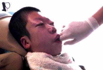 ファイル名: 20130425-1.jpg
ファイルサイズ: 43.4KB
→クリックで元のサイズを表示 歯科衛生士さんの訪問