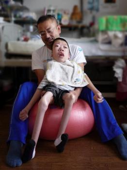 ファイル名: 20130723-1.jpg
ファイルサイズ: 57KB
→クリックで元のサイズを表示 夏休みの訪問で担任の先生が来て下さった。