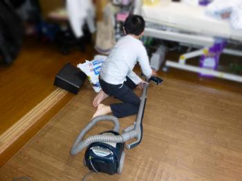 ファイル名: 20130724-1.jpg
ファイルサイズ: 62.7KB
→クリックで元のサイズを表示 今まで使っていた掃除機(13年も母ちゃんの片腕になって頑張ってくれていた)