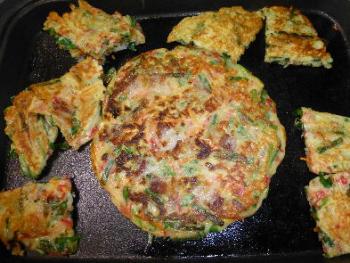 チヂミを焼いて食べた（お好み焼きよりも簡単で、モチモチした食感も良かった）