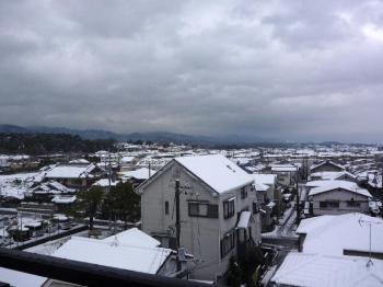 ファイル名: 20140215-01.jpg
ファイルサイズ: 73.9KB
→クリックで元のサイズを表示 外は白いまんま