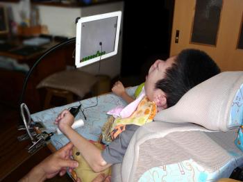 ファイル名: 20140708-02.jpg
ファイルサイズ: 73.9KB
→クリックで元のサイズを表示 後半は椅子に座って、左手でスイッチを使う練習をした。