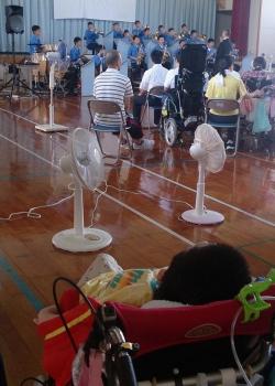 ファイル名: 20140715-01.jpg
ファイルサイズ: 82.3KB
→クリックで元のサイズを表示 聴いた事がある曲や知ってる曲の時は、特に目を大きく開けていたように思うなぁ。