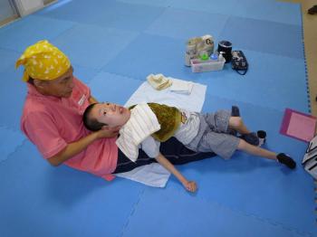 ファイル名: 20140806-01.jpg
ファイルサイズ: 51KB
→クリックで元のサイズを表示 困っているような顔もしてたんだけれど、気持ちよさそうに見えるな!