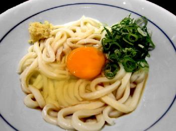 お昼：その１（鶴丸製麺　釜玉うどん）