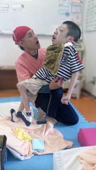 ファイル名: 20150511-01.jpg
ファイルサイズ: 52.2KB
→クリックで元のサイズを表示 PTを、いつものように頑張っていた。