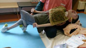 ファイル名: 20150518-05.jpg
ファイルサイズ: 56.2KB
→クリックで元のサイズを表示 お迎えに行くと、創太はPTを頑張っていた。