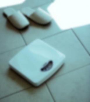 ファイル名: 20150608-01.jpg
ファイルサイズ: 10.7KB
→クリックで元のサイズを表示 久々に体重を測ったら