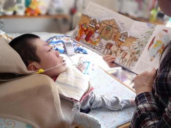 ファイル名: 20151120-01.jpg
ファイルサイズ: 91KB
→クリックで元のサイズを表示 可愛いクリスマスの絵本を読んで貰った。