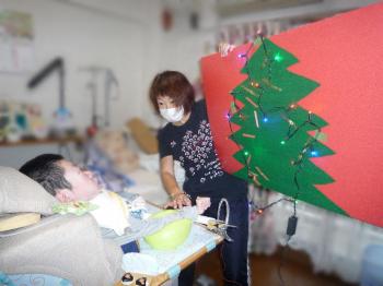 ファイル名: 20151203-01.jpg
ファイルサイズ: 71.5KB
→クリックで元のサイズを表示 クリスマスツリーの飾り作り