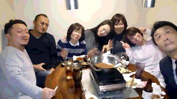 ファイル名: 20160203-02.jpg
ファイルサイズ: 68.3KB
→クリックで元のサイズを表示 南の島から帰ってきたお友達を囲んでの楽しい飲み会