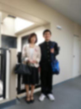 ファイル名: 20160411-01.jpg
ファイルサイズ: 27.3KB
→クリックで元のサイズを表示 お天気が良さそうなのでコートは着ていかなかった