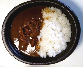 しばらく駐車場待ち・・・父ちゃんの昼食はコンビニのカレーライス