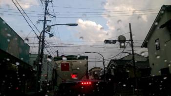 ファイル名: 20160907-03.jpg
ファイルサイズ: 47.6KB
→クリックで元のサイズを表示 天気雨、夕方、すごい雨が降った