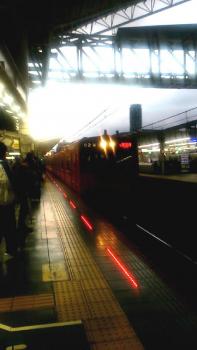 大阪環状線大阪駅・・・台風は通り過ぎたみたいで、夕焼け空